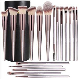🎀MAKEUP BRUSH SET 🎀 Champagne Gold 18pcs SET